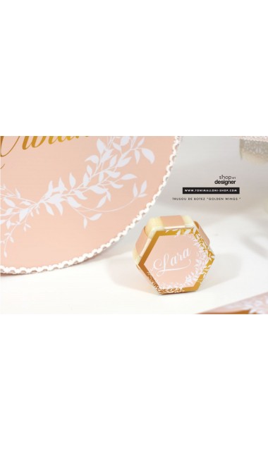 Trusou de botez gold cu ingeras pentru fetite cu broderie personalizata, Gold Wings 26